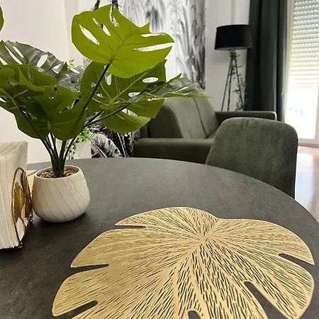 Tropical House Lecce